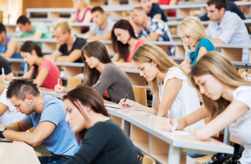 Studenti - Immagine CR - Istock